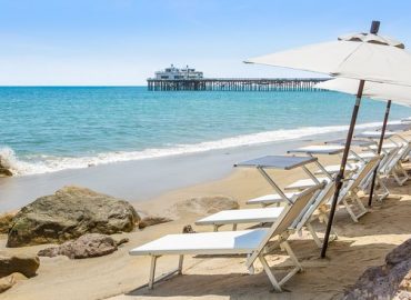 Destination : Vacances sous le soleil de Malibu Beach