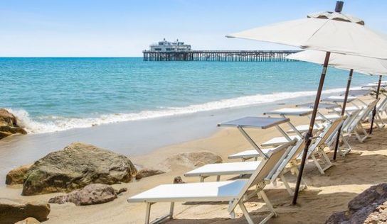 Destination : Vacances sous le soleil de Malibu Beach